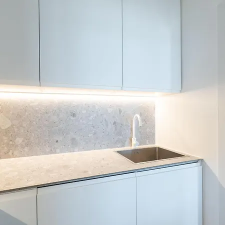 Bright With Direct Sea View *