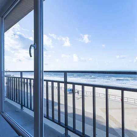 Apartment With Magnificent Sea-view